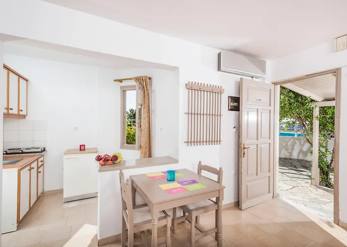 Aparthotel Panorama-seaview & Hersonissos (Crete)